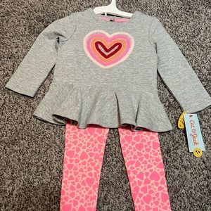 NWT Cat &Jack 2 piece heather grey long sleeve heart and legging set -2T